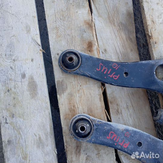Рычаги передние Тойота Приус 10