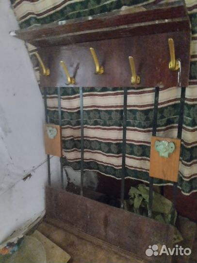 Вешалка в прихожую