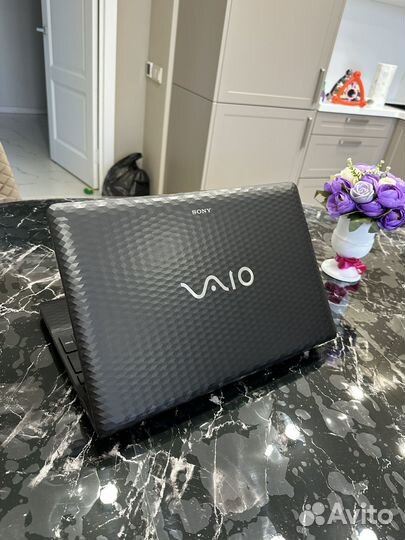 Ноут для учебы Sony Vaio 15 AMD E2/4/500/1gb/15.6