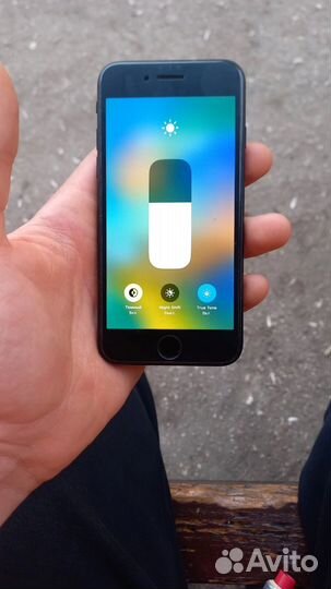 Телефон iPhone se 2020