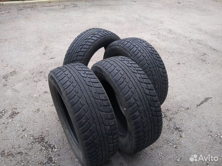 Kumho I'Zen RV Stud KC16 225/65 R17 106T