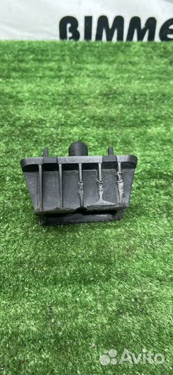 Опора под домкрат (поддомкратная подушка) BMW i3
