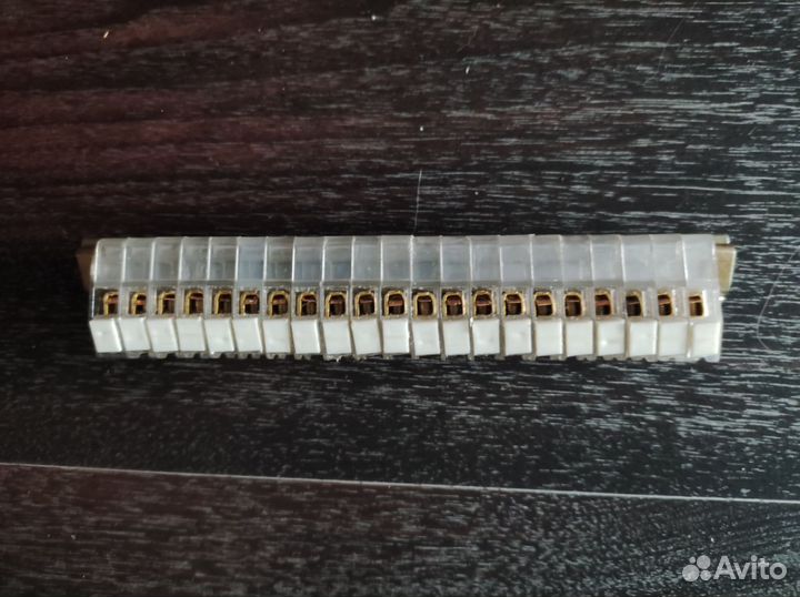 Блок зажимов