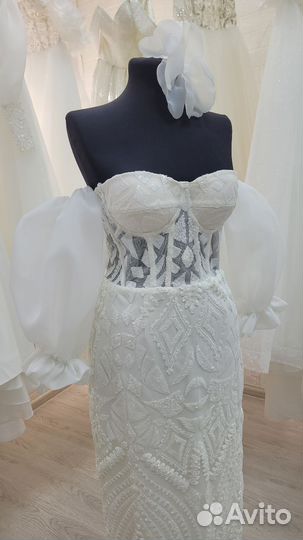 Платье -футляр