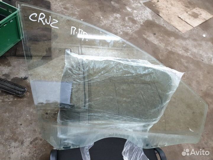Стекло двери переднее правое Chevrolet Cruze J305