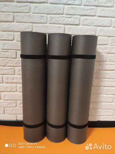 Коврики для йоги и фитнеса новые