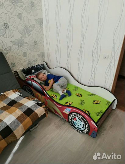 Кровать машинка детская
