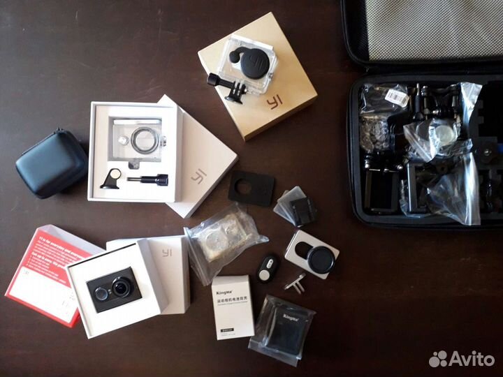 Экшн камера Xiaomi Yi с аксессуарами
