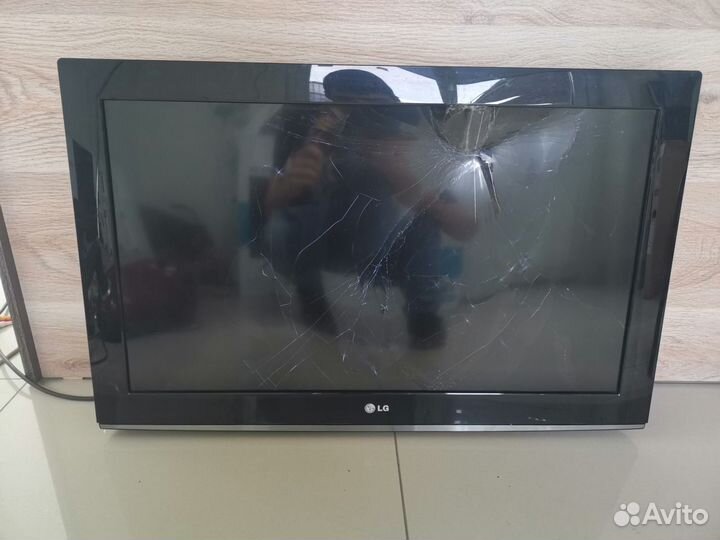 Телевизор LG 32LK330 (Разбор)(По запчастям)
