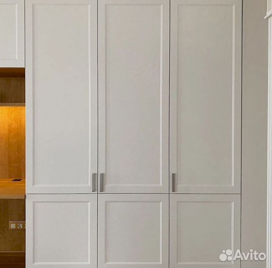 Белый шкаф