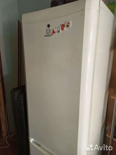 Холодильник indesit