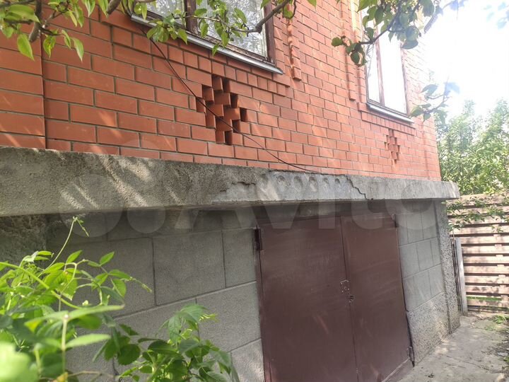 Дом 219 м² на участке 4,2 сот.