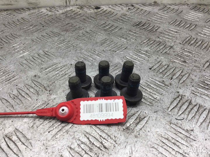 Болт маховика Volkswagen Polo Cgp