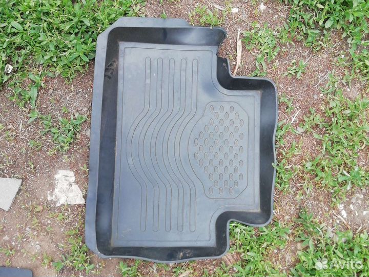 Задние коврики на калину б. у