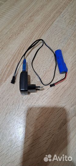 Аккумулятор 3.7v с зарядкой