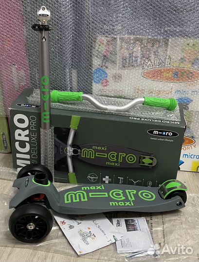 Самокат Maxi Micro Deluxe Pro Серо-зеленый новый