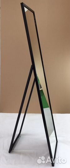 Зеркало 165х43 см. в чёрном багете на подставке