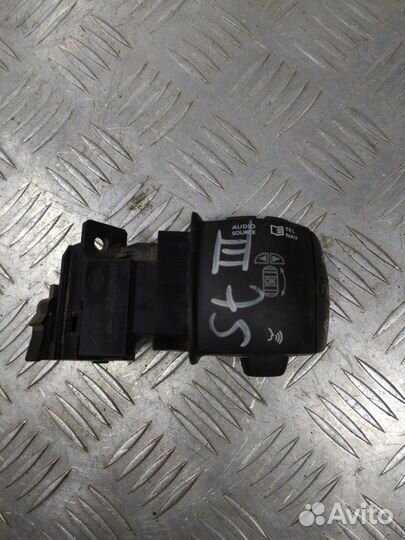 Джойстик управления навигацией и магнитолой