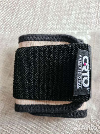 Бандаж на лучезапястный сустав