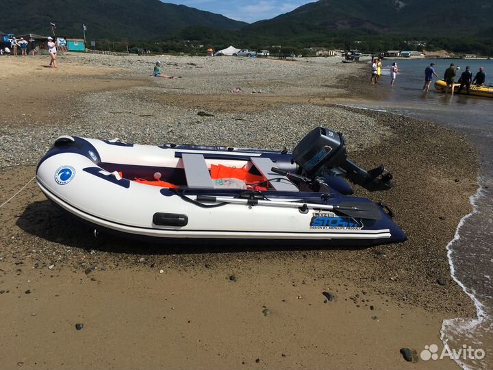 Продам лодку с мотором