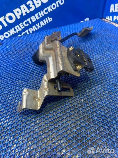 Педаль газа Mitsubishi Lancer Cedia седан 4G15