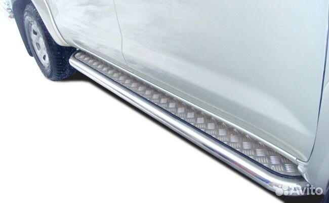 Пороги с накладным листом 53 мм Toyota Hilux 2010