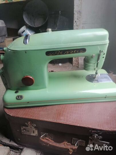 Швейная машина Волга