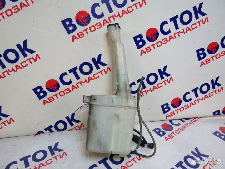 Бачок омывателя toyota premio ZZT240, AZT240, NZT2