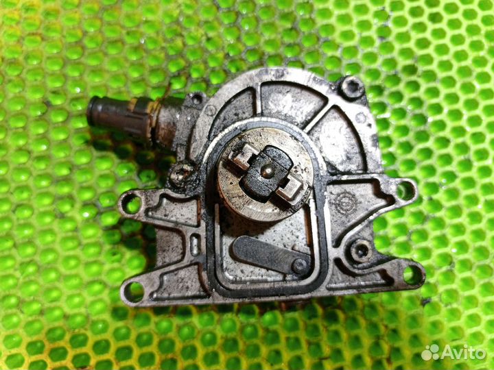 Вакуумный насос Opel Zafira