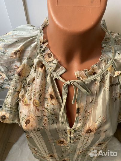 Блузка женская hm с коралловыми пуговицами