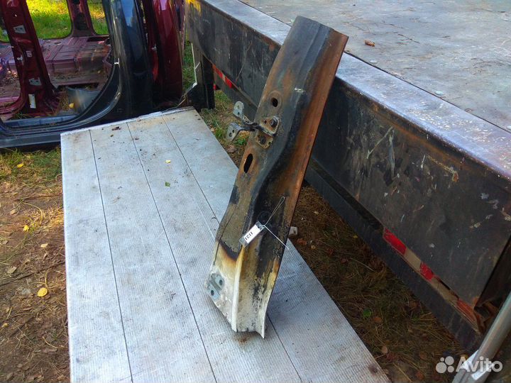 Стойка центральная