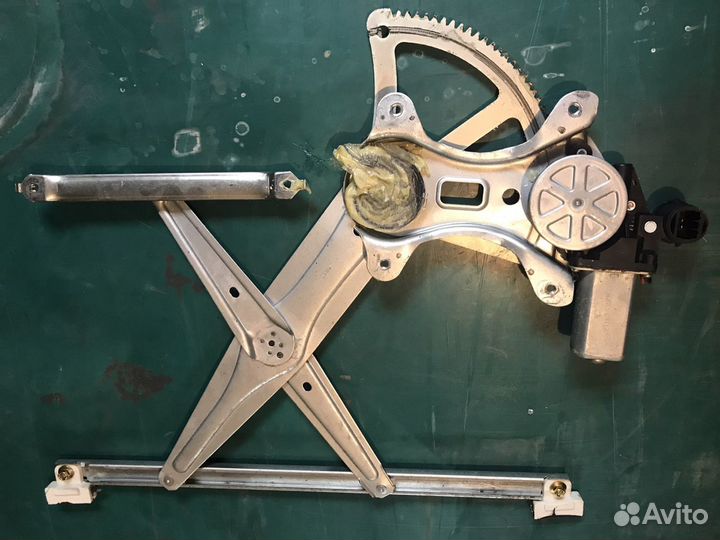 Стеклоподъемник на Лифан Х50 Lifan X50