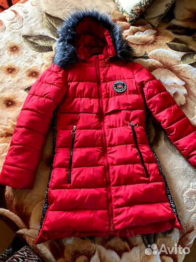 1. Пуховик зимний. 2. Плащ осенний с утеплителем