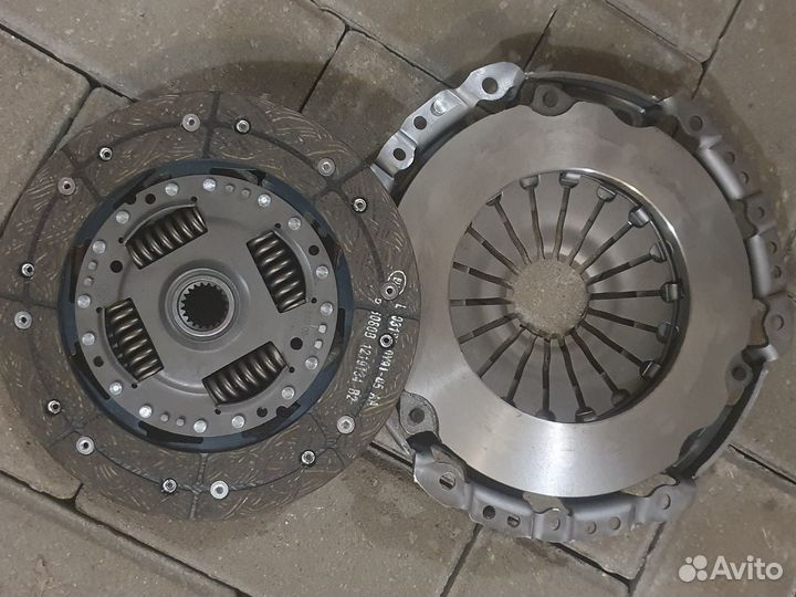 К-кт сцепленя LUK без выжимного кпп 21809