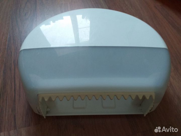 Диспенсер для туалетной бумаги Торк Tork 2