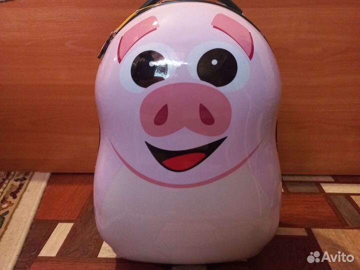 Чемодан детский на колёсиках и рюкзак