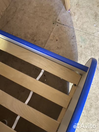 Детская кровать машина