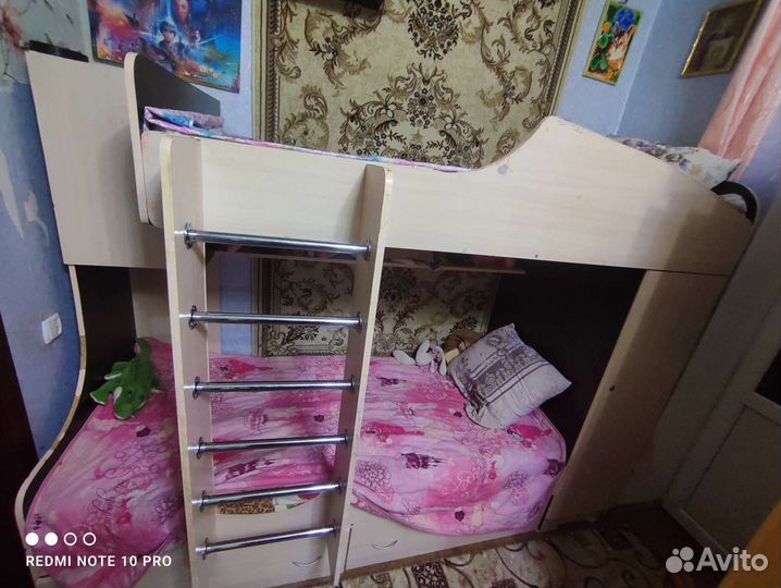 Кровать двух ярусная бу. С матрасами вместе