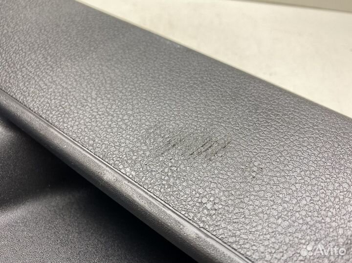 Обшивка крышки багажника Volkswagen Polo Sedan 201