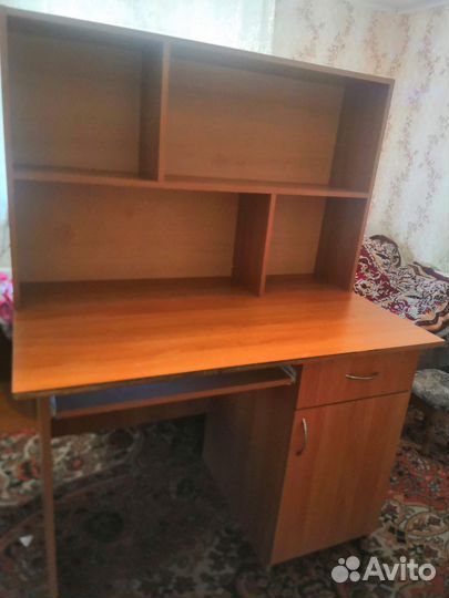 Уголок школьника стол со шкафчиками