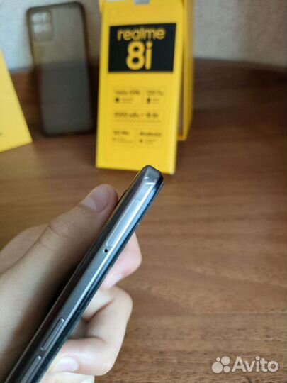 Телефон Realme 8i 4/128