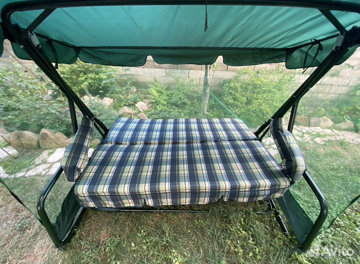 Садовые качели новые