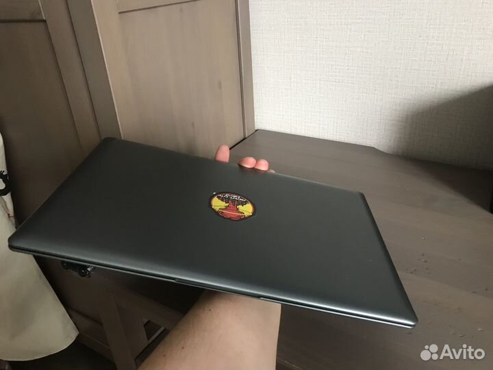 Ноутбук 14.1” 8Gb,SSD 256Gb,UHD600