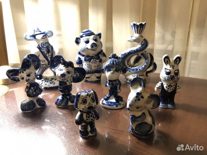 Фигурки фарфоровые 