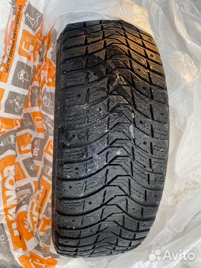 Michelin X-Ice North 3 215/60 R16