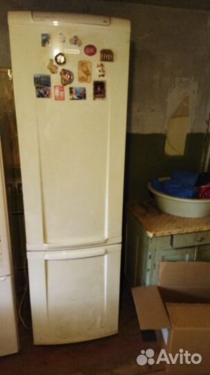 Продам холодильник бу electrolux