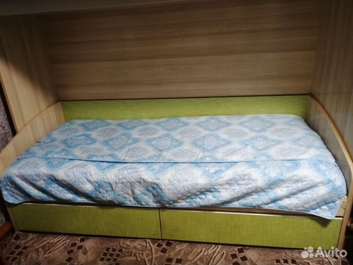 Двухъярусная кровать бу с матрасами