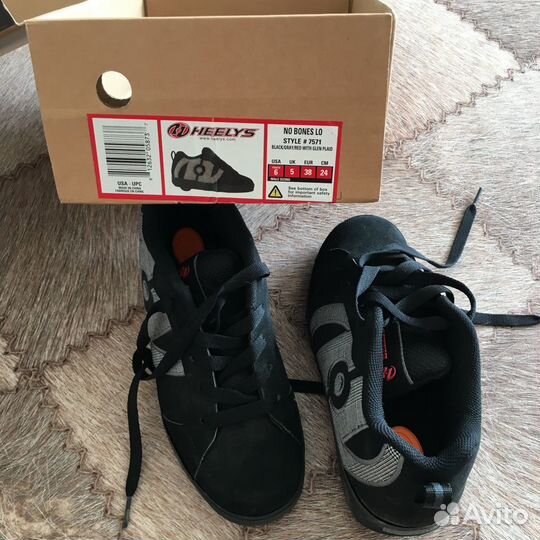 Роликовые кроссовки Heelys