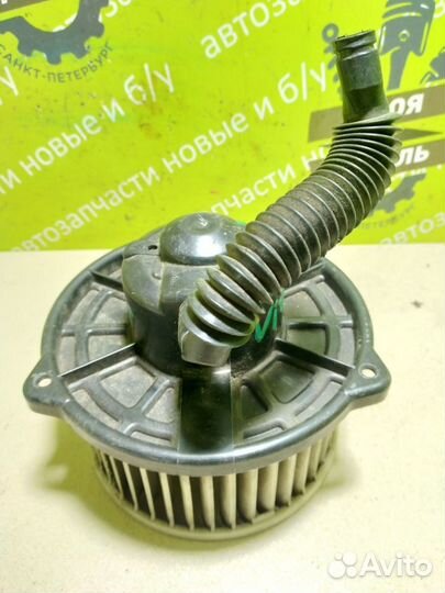 Моторчик печки Suzuki Swift 2 GL хетчбек 1.0 G10A