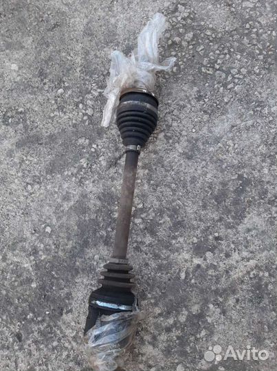 Шрус (привод) передний в сборе на Toyota Corolla